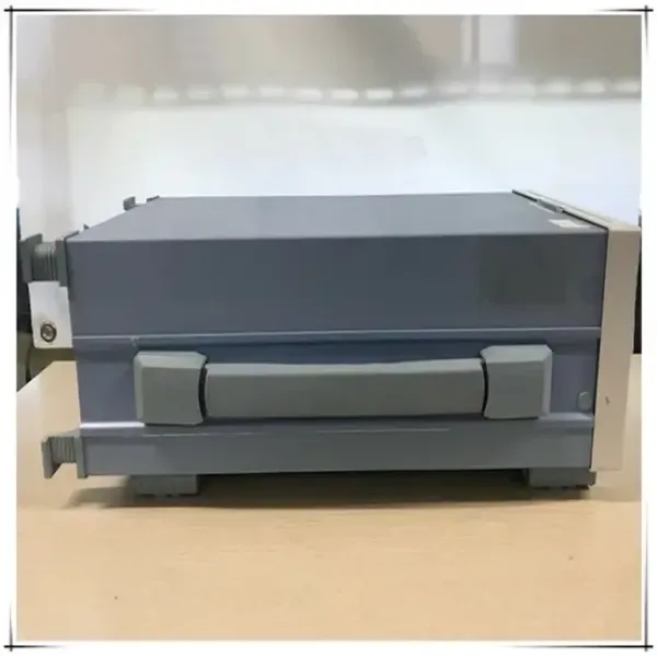 YOKOGAWA GS820 Current and voltage source measuring instrument Yokogawa GS820 signal source