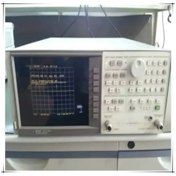 Agilent 8752C Network Analyzer, frequency range: 300 MHz-3 GHz 
